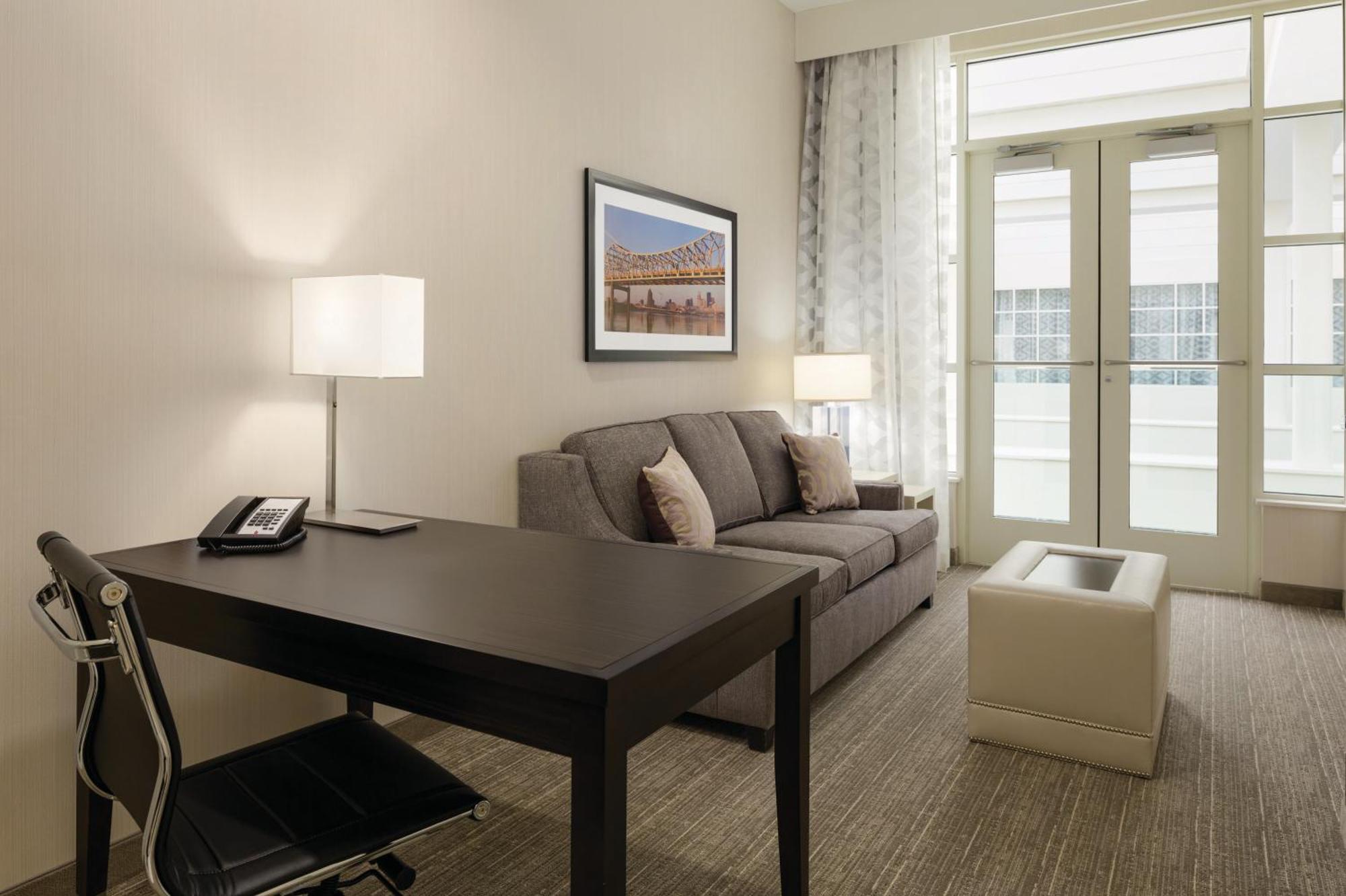 Embassy Suites Louisville Downtown Esterno foto
