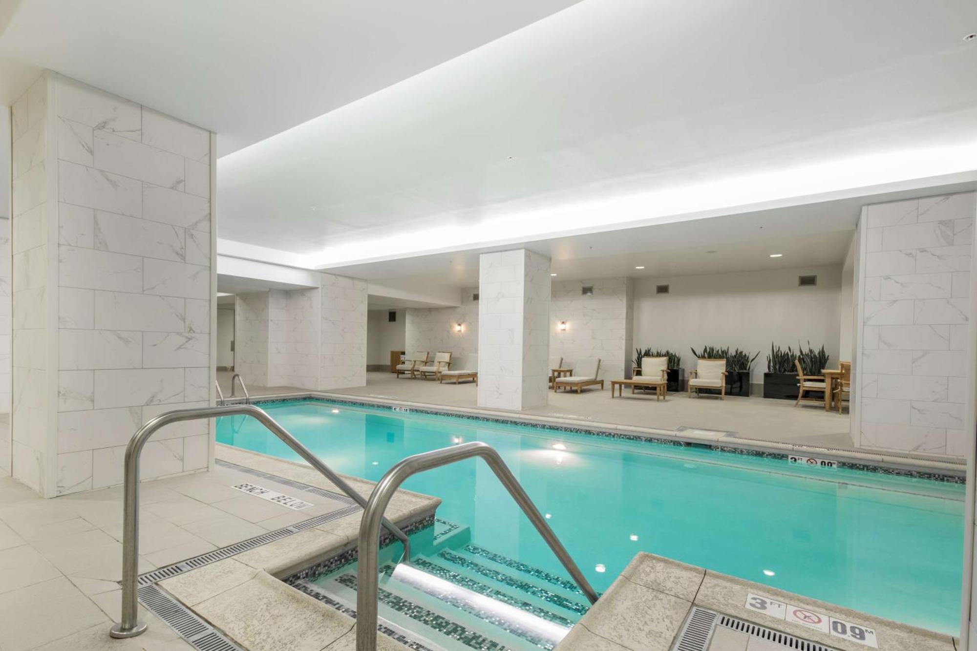 Embassy Suites Louisville Downtown Esterno foto