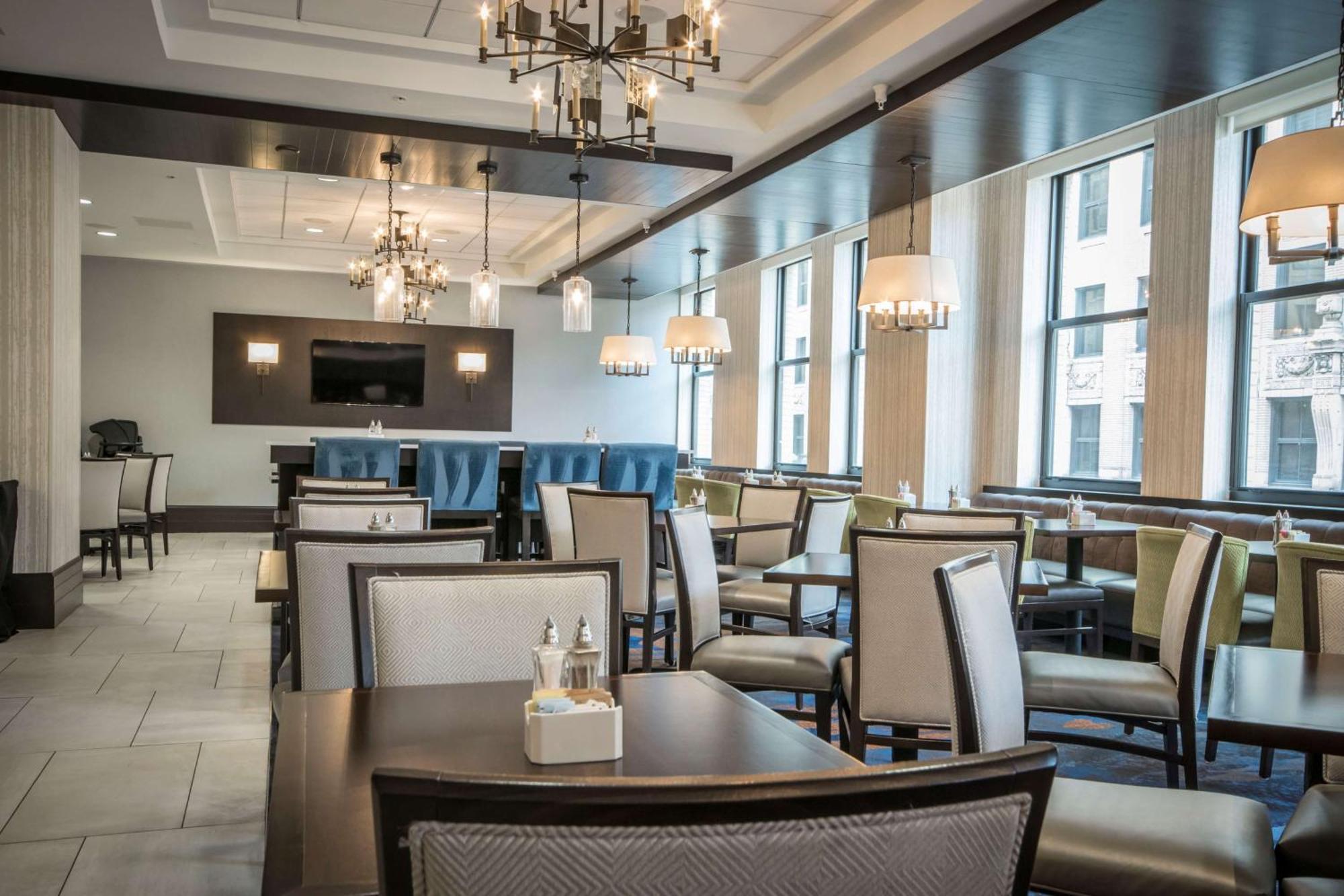 Embassy Suites Louisville Downtown Esterno foto